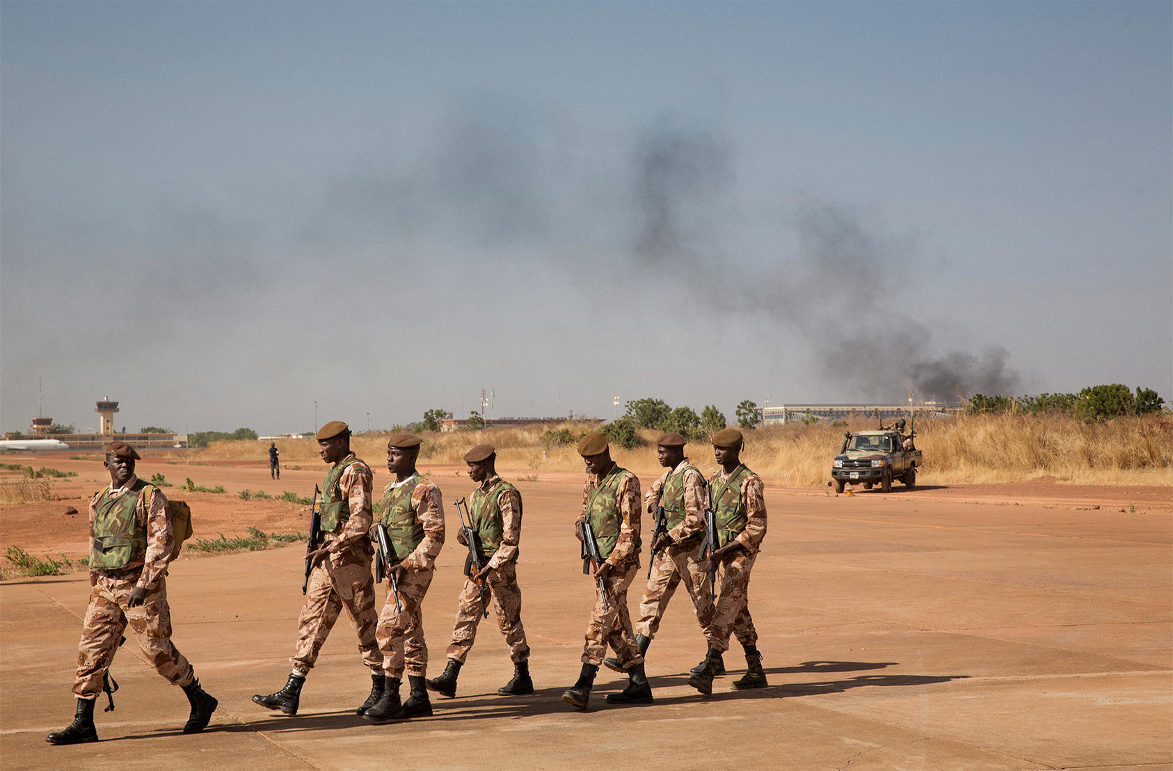 Mali: coordinated attacks by touareg rebels and jihadists challenge military junta