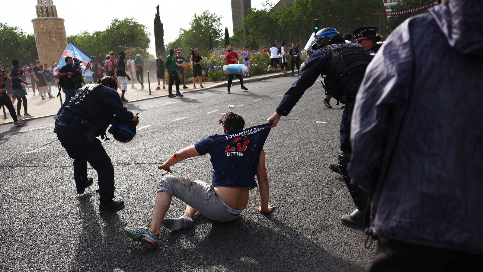 Paris erupts in chaos after champions league final sparks unrest