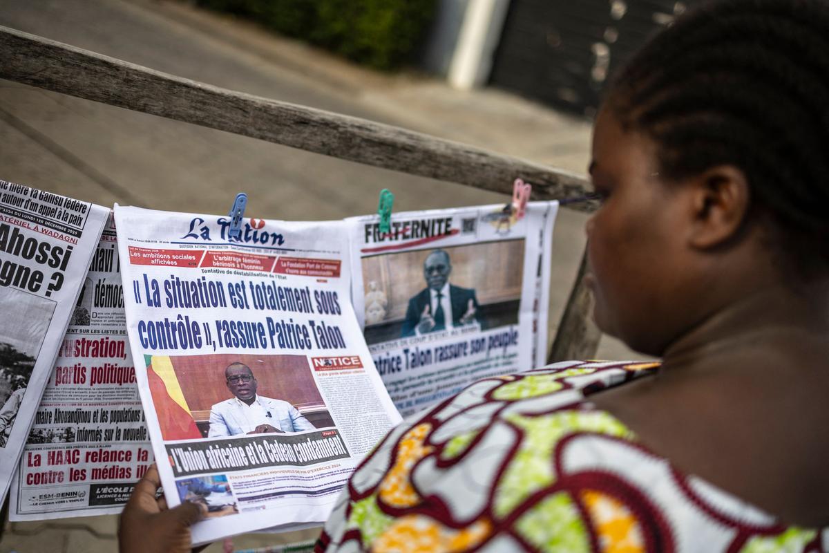 Bénin coup attempt: search for fugitives continues as hostages freed