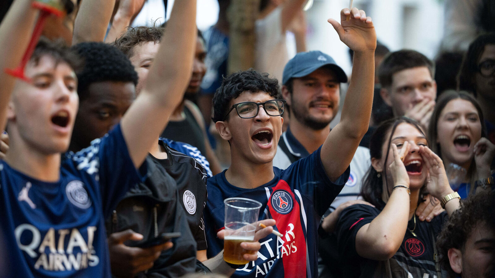Where to watch Paris saint-germain vs arsenal in Paris and greater Paris