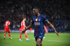 Ousmane Dembélé a, tout comme Kvaratskhelia, inscrit un doublé. (E. Garnier/L'Équipe)