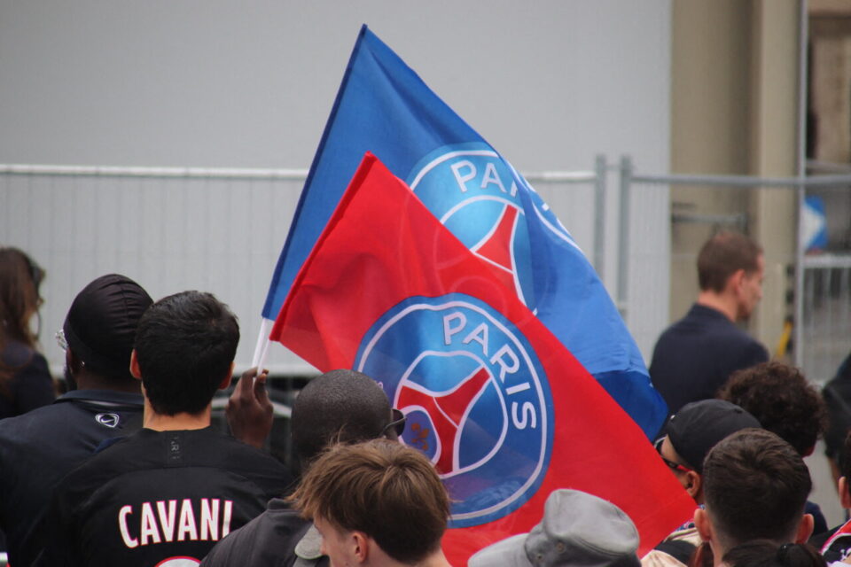 Fans await the Champions League final between PSG and Arsenal