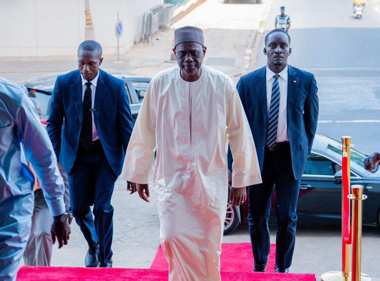 Government officials attend Senegal prime minister handover ceremony
