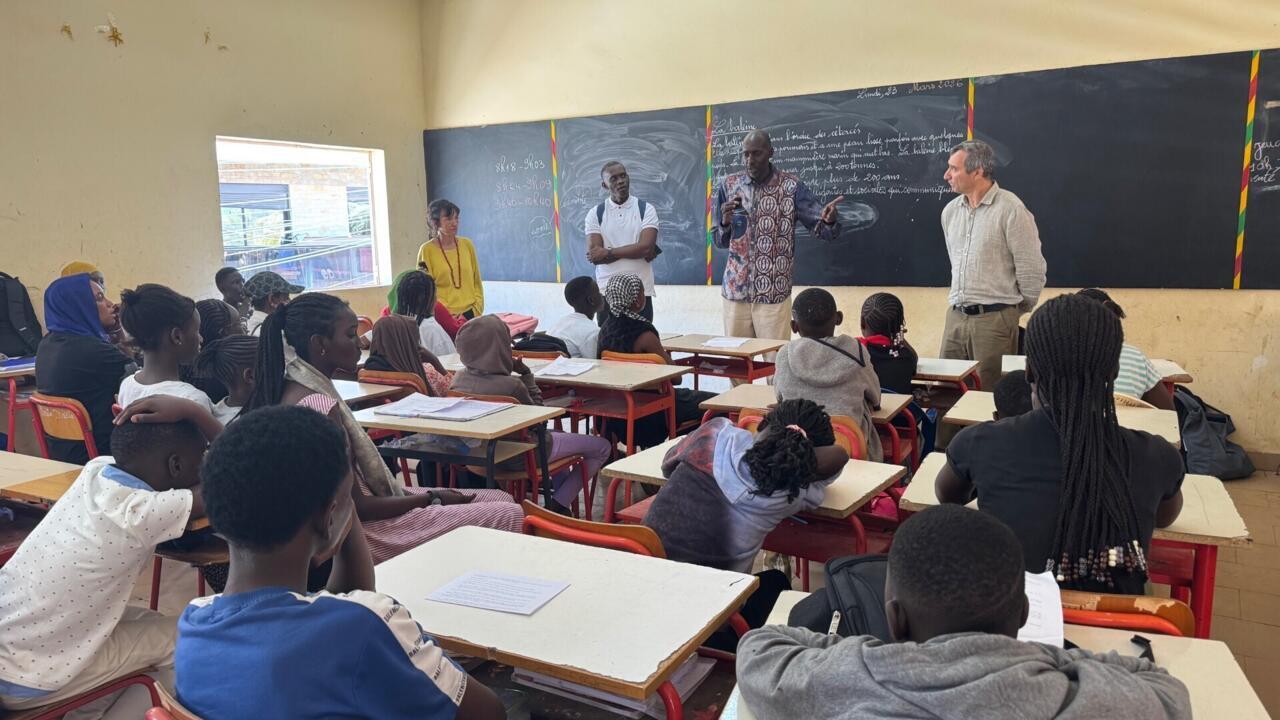 Dakar schoolchildren learn biodiversity through whale songs