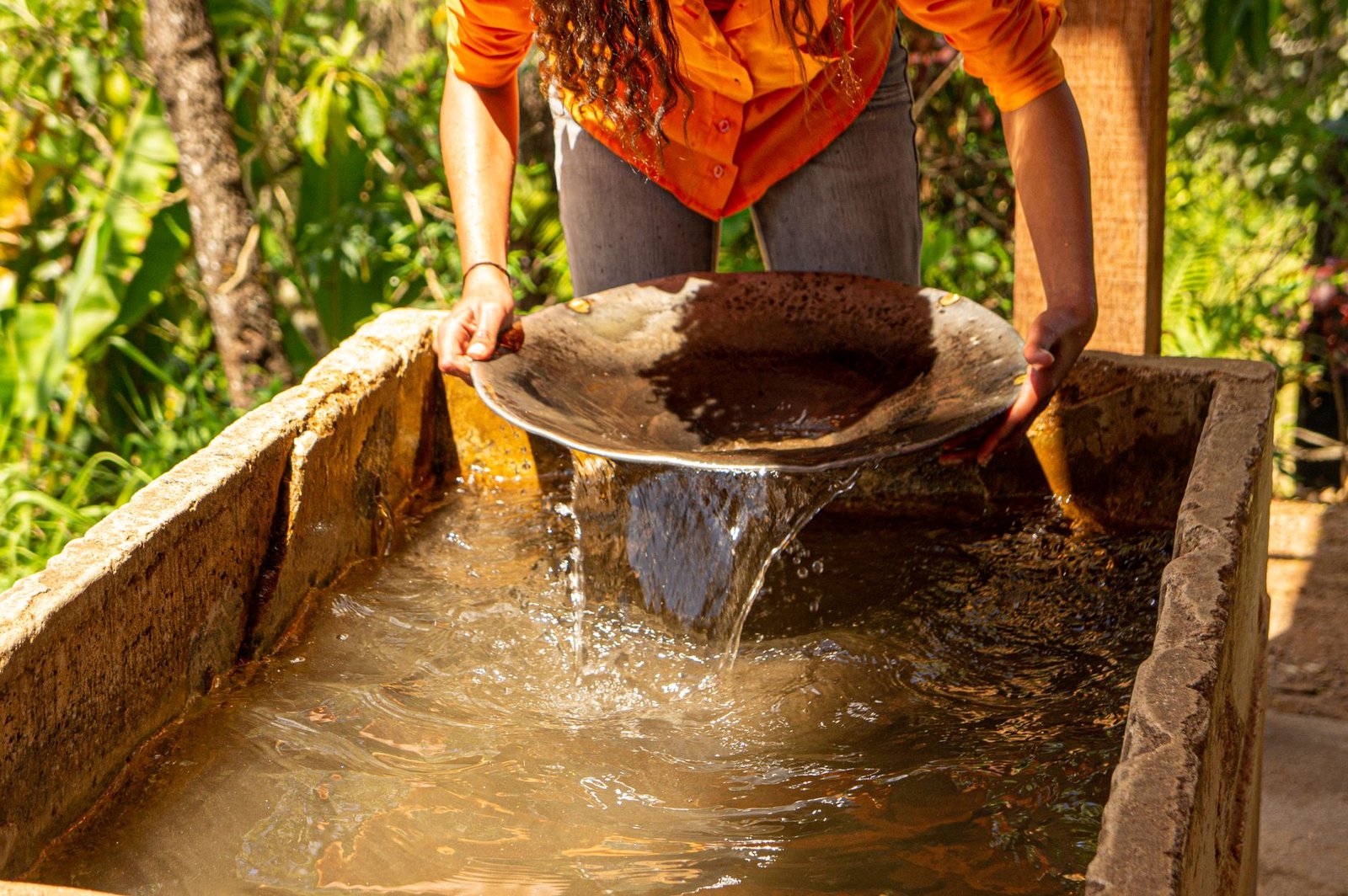 Cameroon intensifies gold mining oversight as sonamines tightens grip