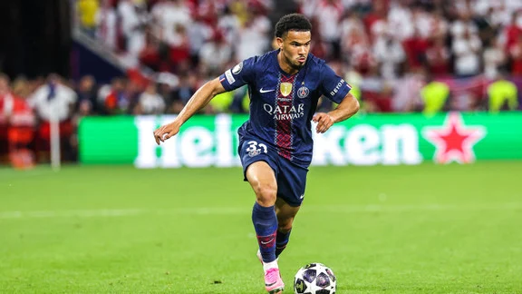 Warren Zaïre-Emery during a match