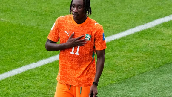 Yan Diomandé during a PSG training session