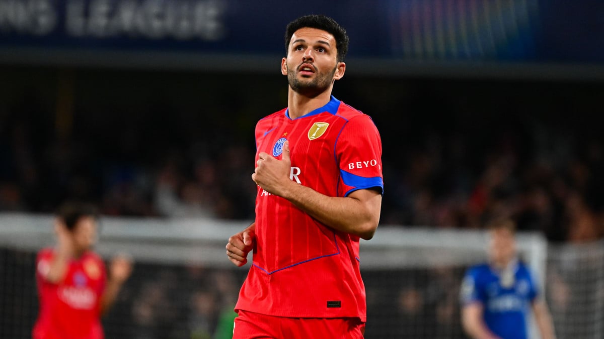Gonçalo ramos departs psg for ac milan with a unique scoring record