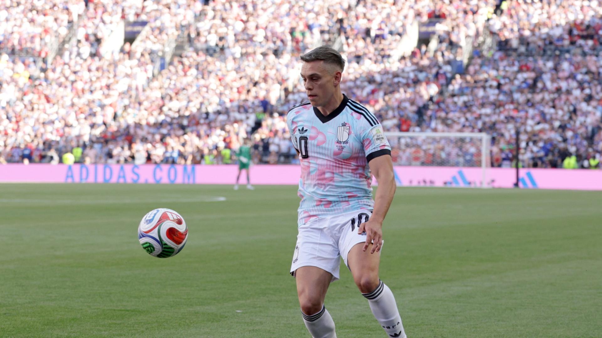 Belgian winger leandro trossard joins besiktas from arsenal