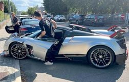 Cette Pagani fait ce que font peu d’hypercars : rouler