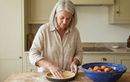 Fini la pâte à tarte molle : ce que les pâtissiers font systématiquement en 30 secondes avant d’ajouter les fruits