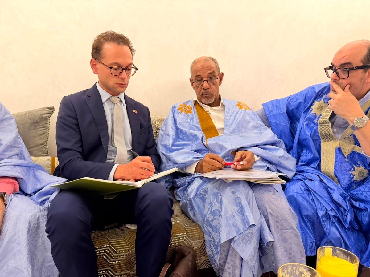 Us diplomat engages sahraoui peace advocates in laayoune dialogue